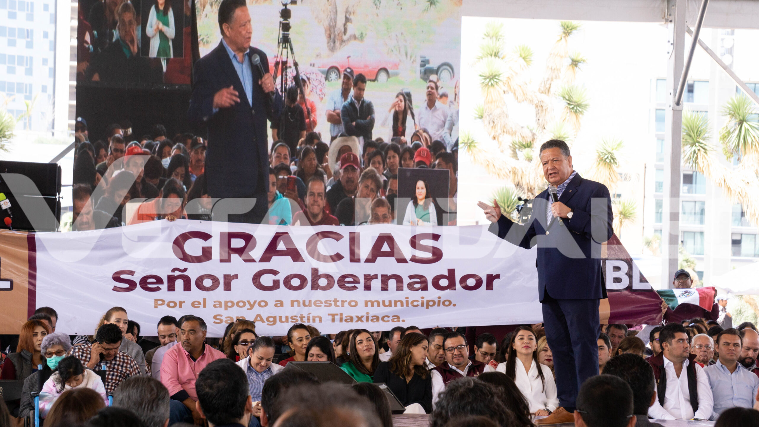 Julio Menchaca Salazar, gobernador de Hidalgo